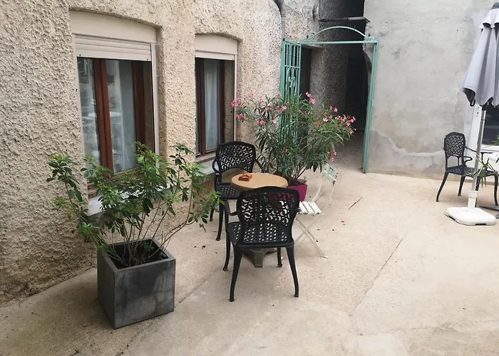 Au Terminus 15 Personnes * Hautvillers