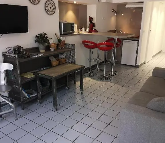 Au Terminus 15 Personnes Σπίτι διακοπών *